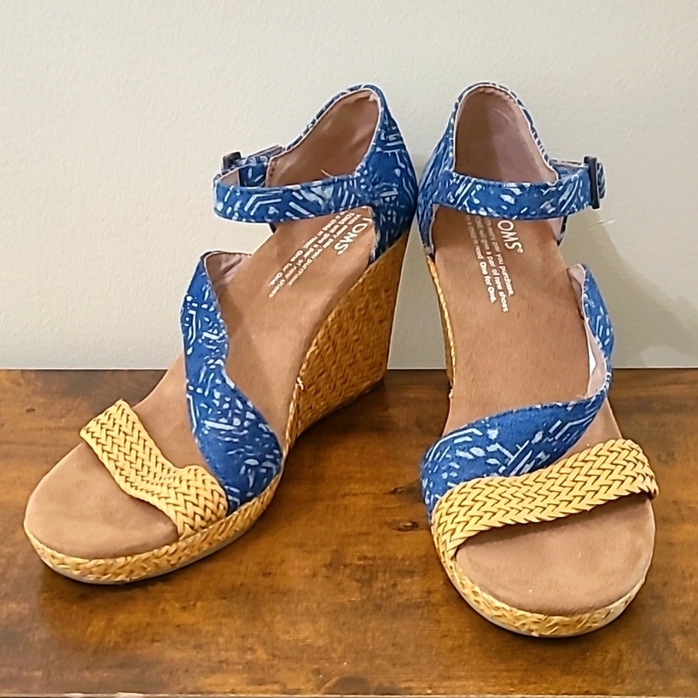 Toms blue canvas & rattan wedges size 7.5